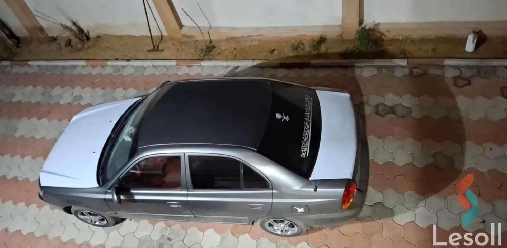 هيونداي أكسنت مانيوال مستعملة فضي موديل 2015 - صورة 4