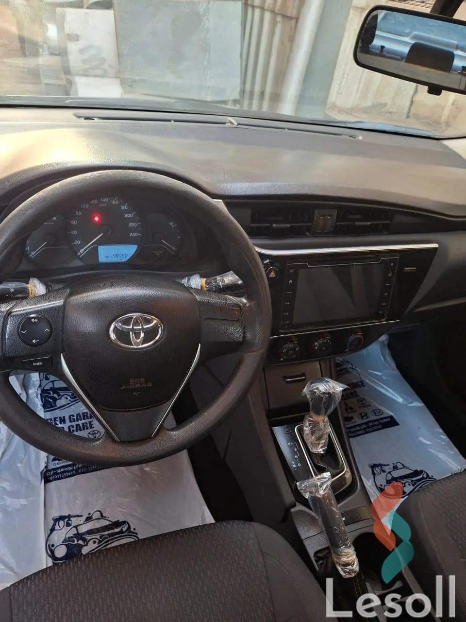 تويوتا كورولا اوتوماتك مستعملة بني موديل 2019 - صورة 3