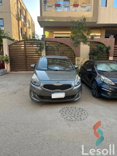 كيا كارينز اوتوماتك مستعملة فضي موديل 2014