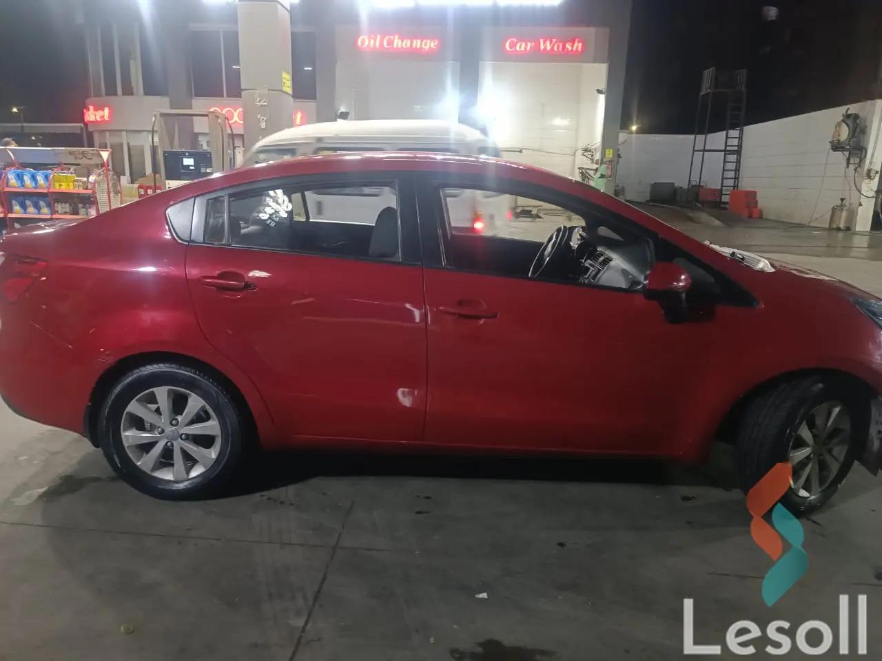 كيا ريو اوتوماتك مستعملة أحمر موديل 2013 - صورة 2