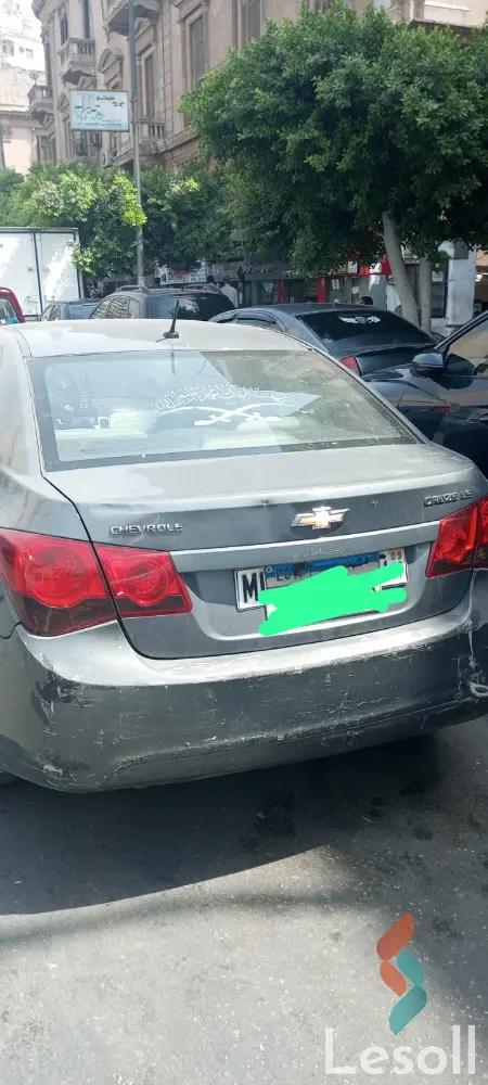 شيفروليه كروز مانيوال مستعملة رمادي داكن موديل 2011 - صورة 3