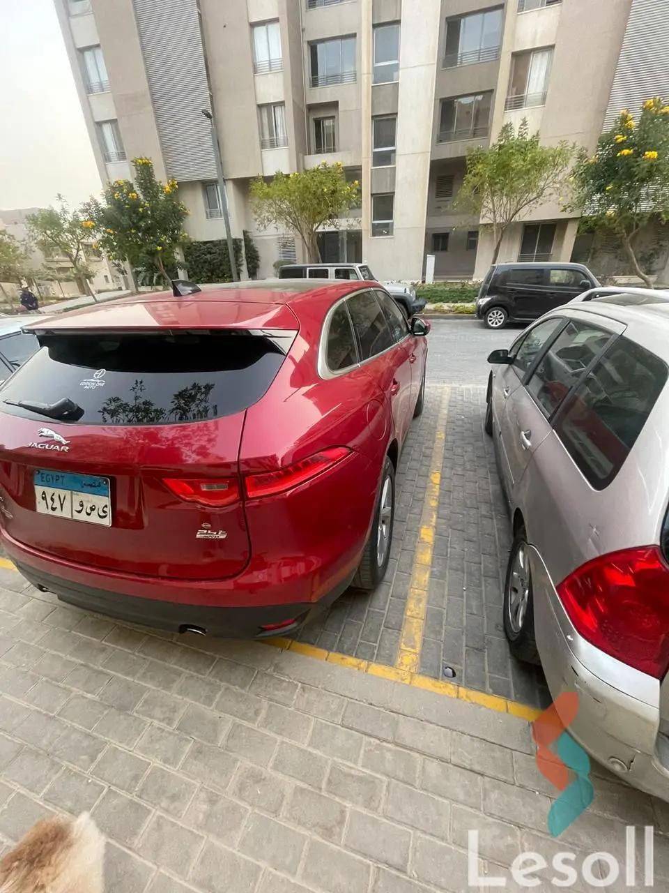 جاكوار إف بيس اوتوماتك مستعملة أحمر موديل 2020 - صورة 2