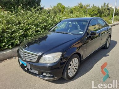 مرسيدس بنز سي كلاس اوتوماتك مستعملة أزرق موديل 2009