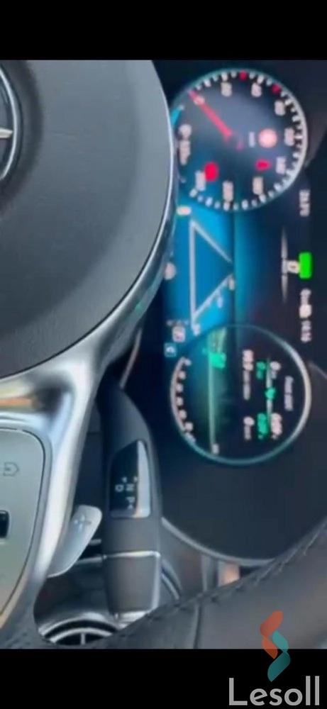 مرسيدس بنز جي ال سي ٣٠٠ اوتوماتك جديدة أسود موديل 2023 - كل الصور