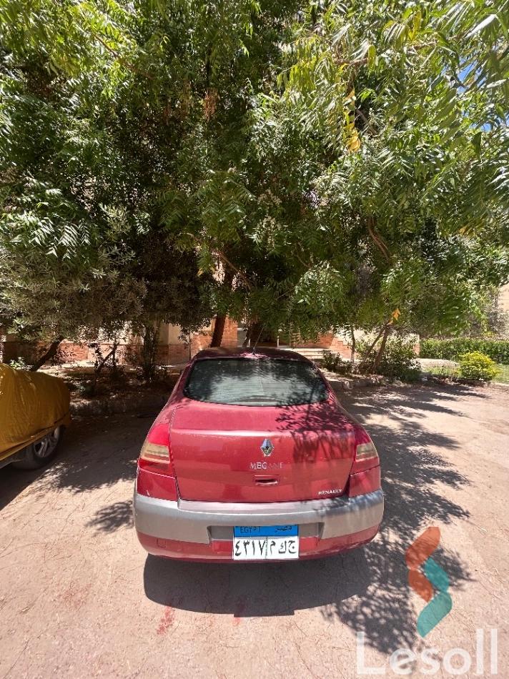 رينو ميجان اوتوماتك مستعملة أحمر موديل 2007