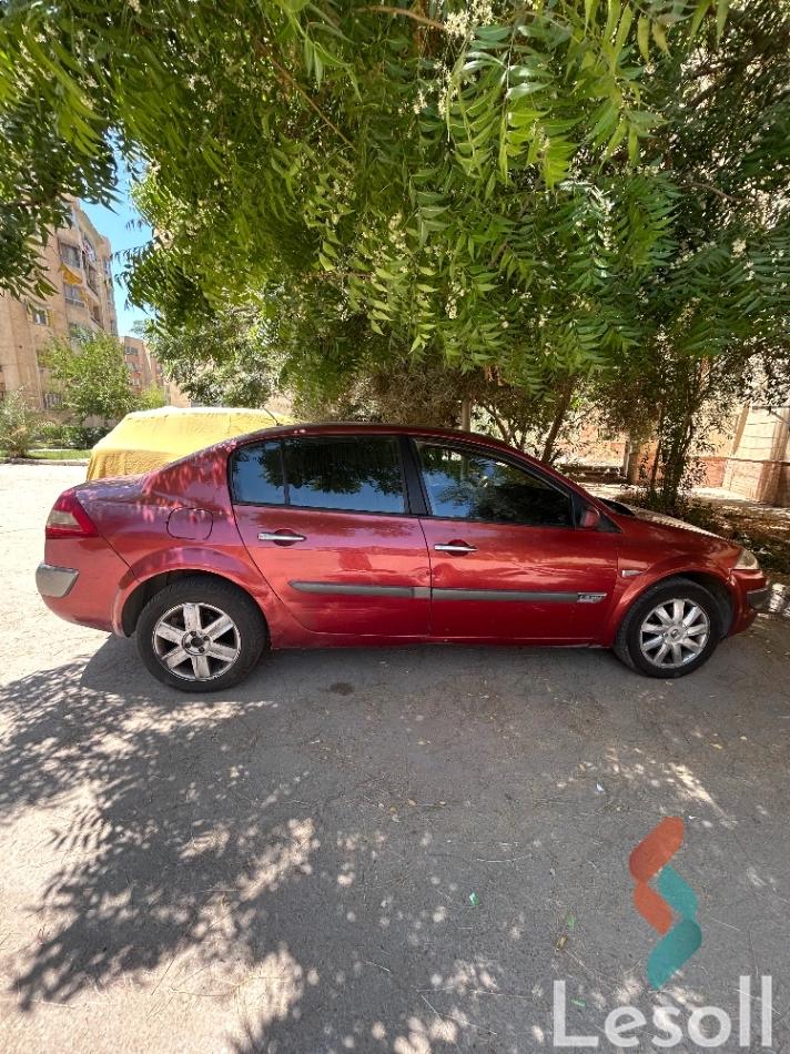 رينو ميجان اوتوماتك مستعملة أحمر موديل 2007