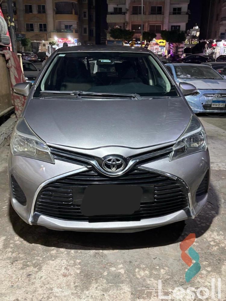 Toyota yaris automatic used dark gray model 2016