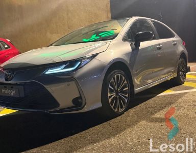 تويوتا كورولا اوتوماتك جديدة فضي موديل 2025