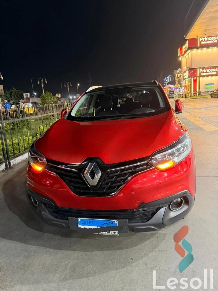 رينو كادجار اوتوماتك مستعملة أحمر موديل 2017