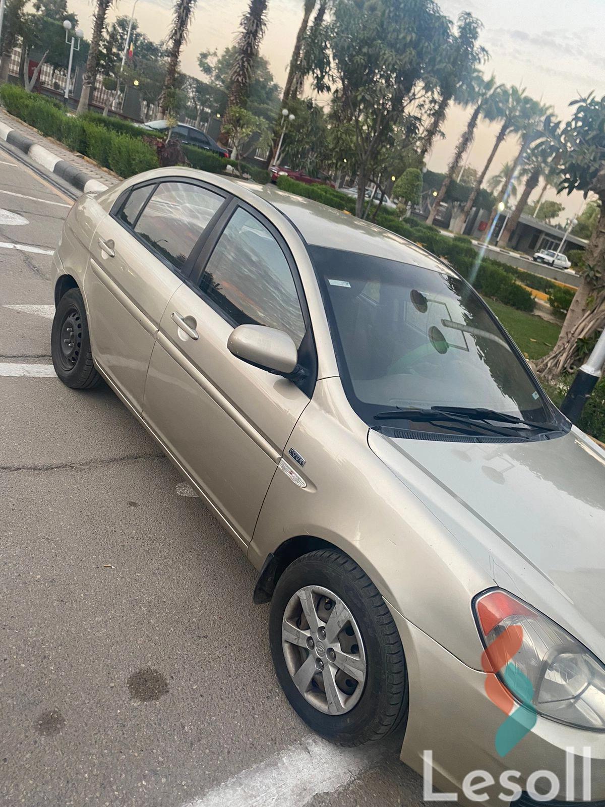 Hyundai accent automatic used champagne model 2011