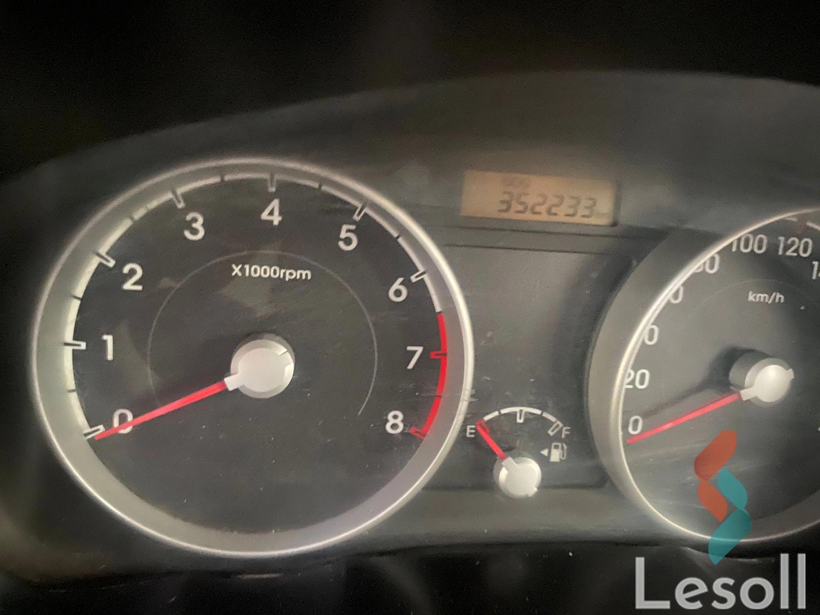 Hyundai accent automatic used champagne model 2011