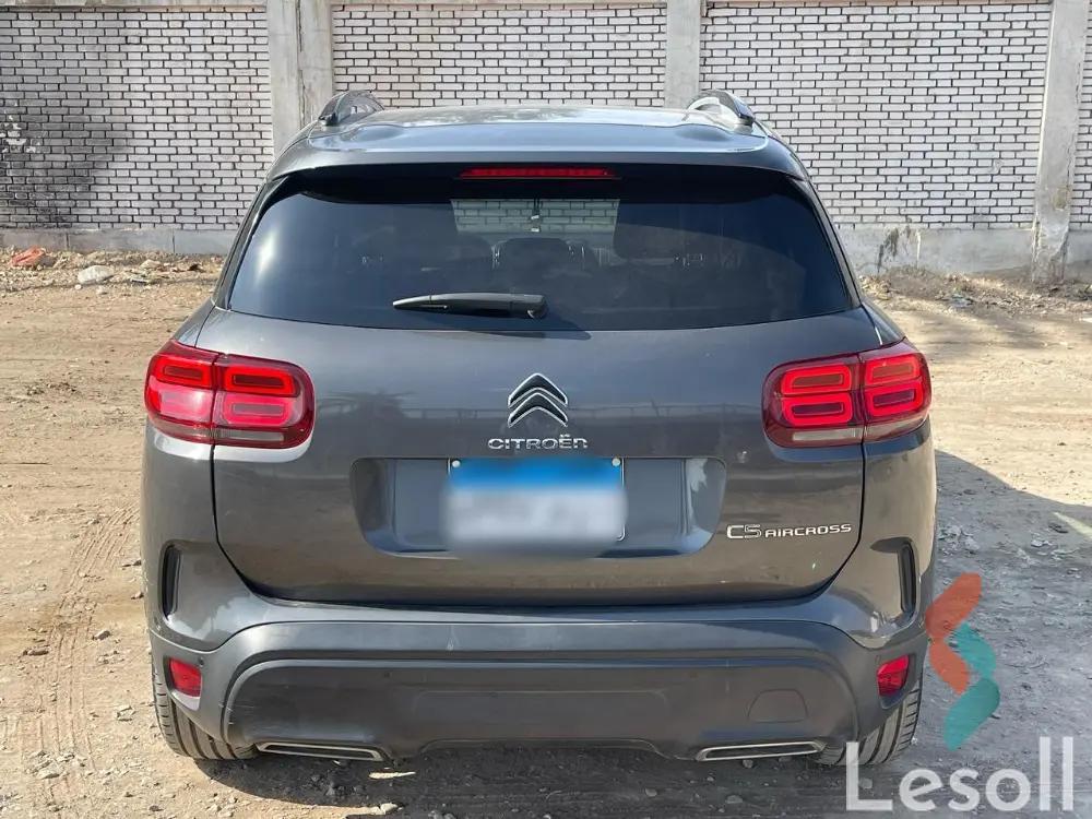 ستروين سي5 إيركروس اوتوماتك مستعملة رمادي داكن موديل 2020