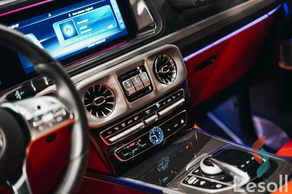 مرسيدس بنز جي كلاس مانيوال مستعملة فضي موديل 2022