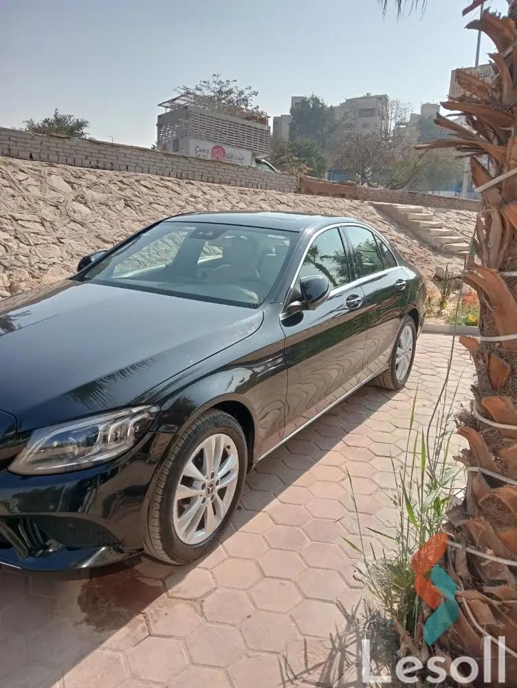 مرسيدس بنز ٢٠٠ سي اوتوماتك مستعملة أسود موديل 2020