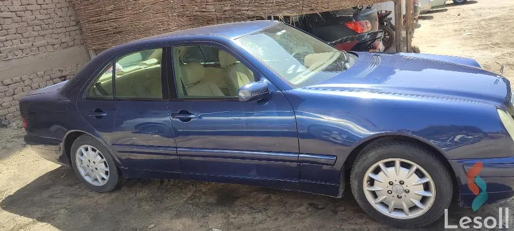 Mercedes-Benz e 200 automatic used navy blue model 2000