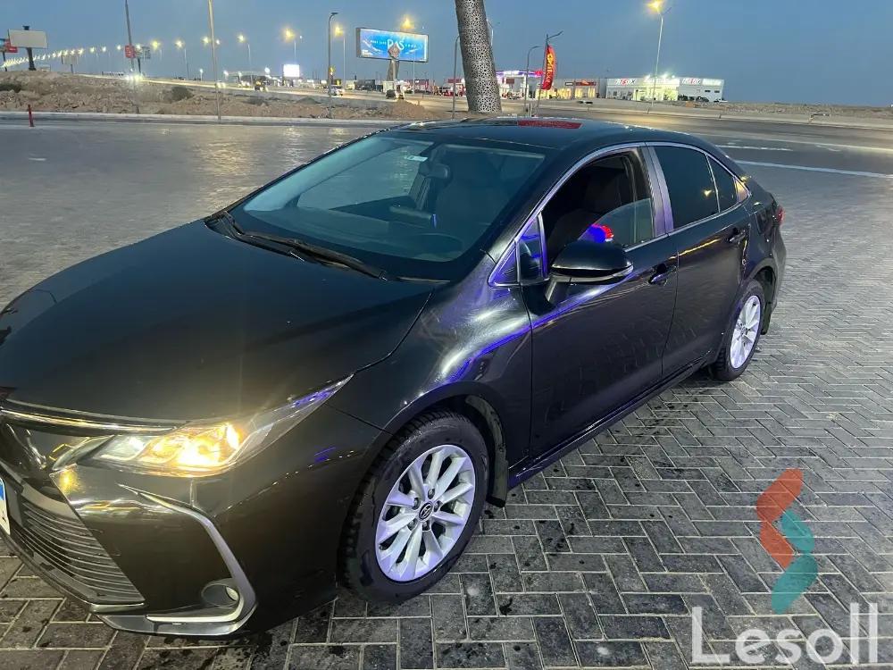 تويوتا كورولا اوتوماتك مستعملة أسود موديل 2021 - صورة 3