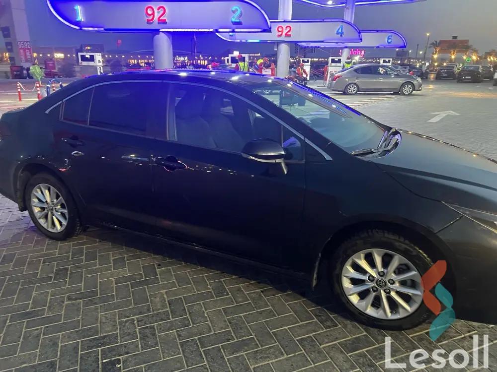 تويوتا كورولا اوتوماتك مستعملة أسود موديل 2021 - صورة 4