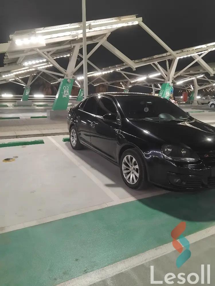 فولكس واجن جيتا اوتوماتك مستعملة أسود موديل 2010 - صورة 2