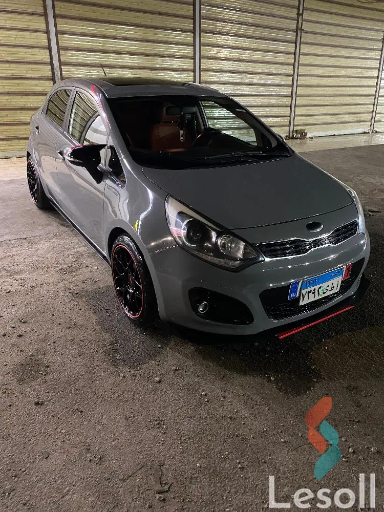 كيا ريو اوتوماتك مستعملة فضي موديل 2013 - كل الصور