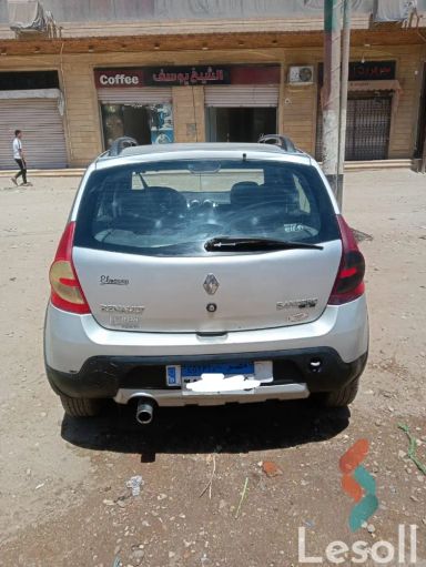رينو سانديرو مانيوال مستعملة فضي موديل 2013