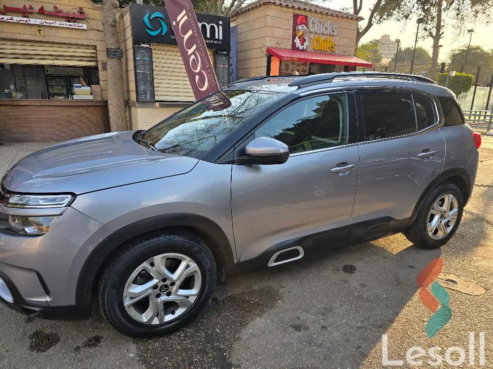 ستروين سي5 إيركروس اوتوماتك مستعملة رمادي داكن موديل 2020