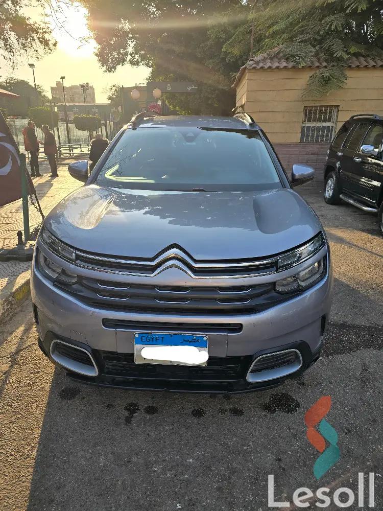 ستروين سي5 إيركروس اوتوماتك مستعملة رمادي داكن موديل 2020