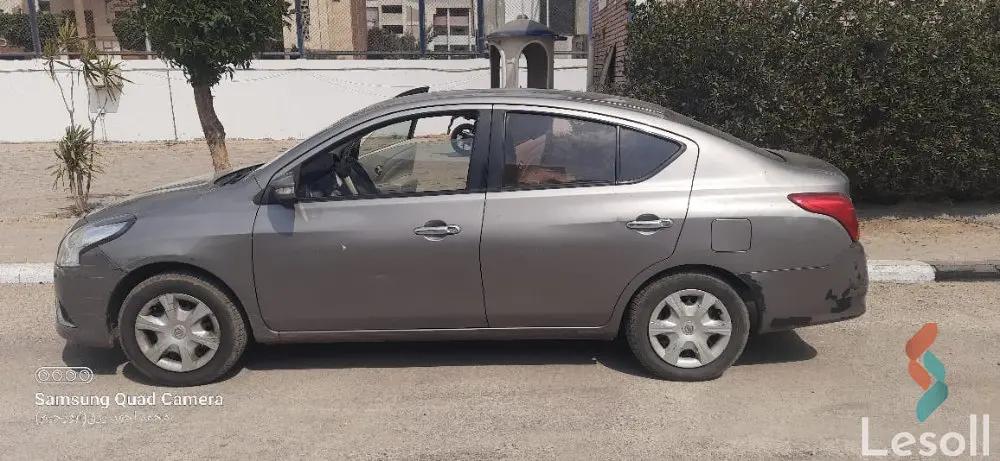 نيسان صني اوتوماتك مستعملة رمادي داكن موديل 2019 - الصورة الرئيسية