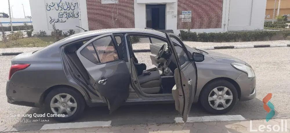 نيسان صني اوتوماتك مستعملة رمادي داكن موديل 2019 - صورة 4