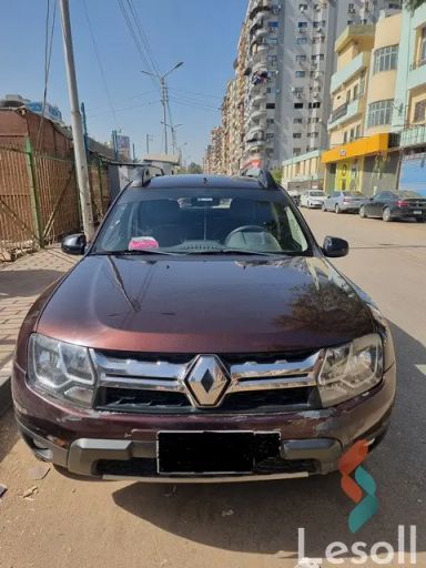 رينو دستر مانيوال مستعملة بني موديل 2017
