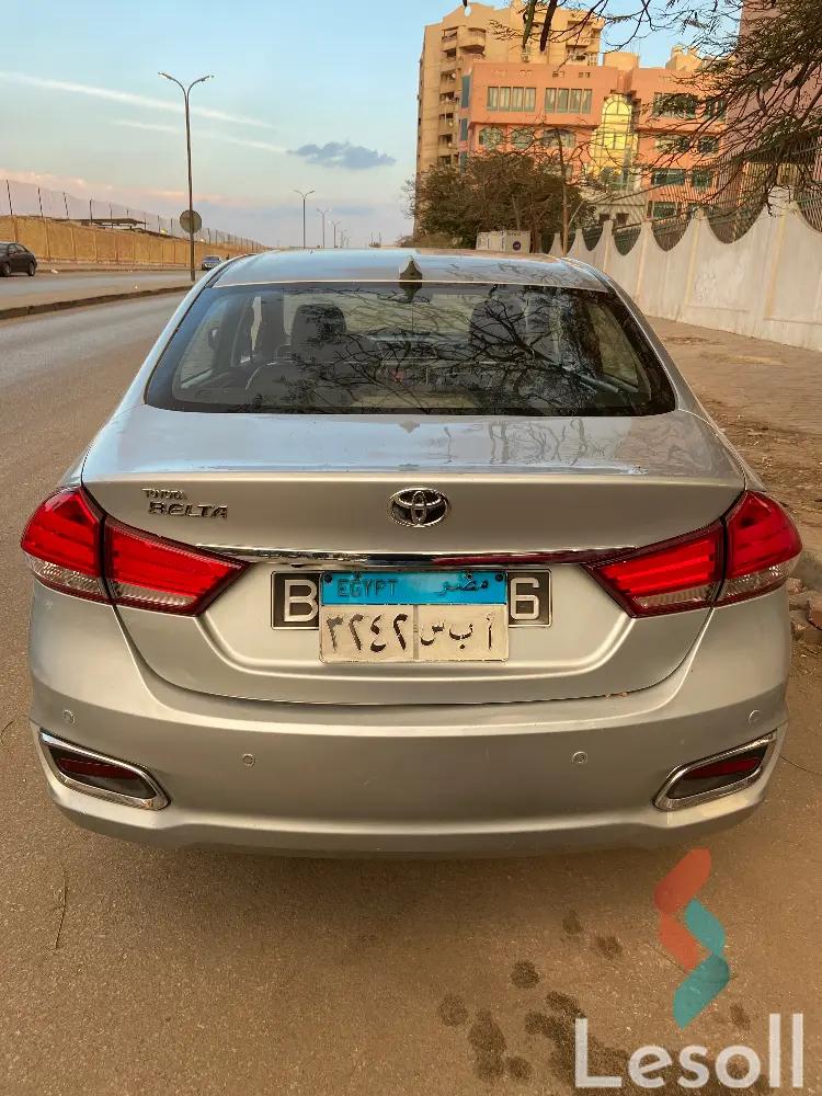 تويوتا بيلتا اوتوماتك مستعملة فضي موديل 2022 - صورة 4