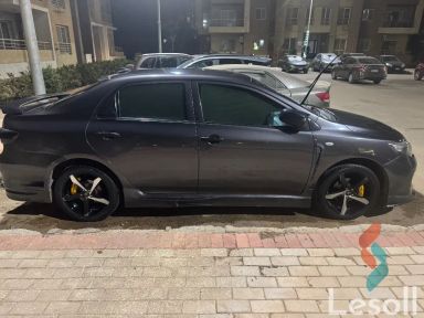 تويوتا كورولا اوتوماتك مستعملة رمادي داكن موديل 2011