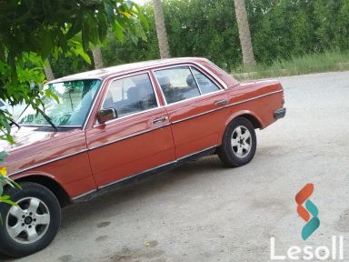 مرسيدس بنز اي ٢٠٠ مانيوال مستعملة نبيتي موديل 1984