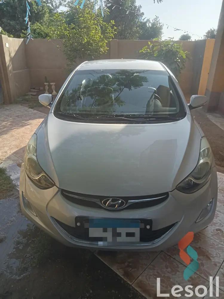 هيونداي إلنترا اوتوماتك مستعملة فضي موديل 2011 - الصورة الرئيسية