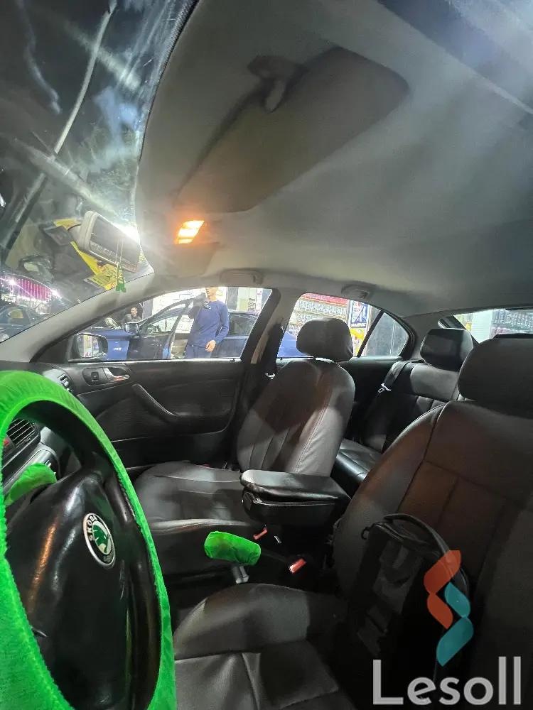 سكودا أوكتافيا اوتوماتك مستعملة أسود موديل 2004