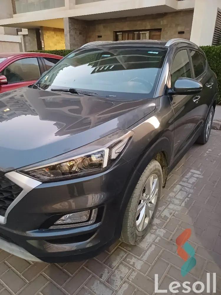 هيونداي توسان اوتوماتك مستعملة رمادي داكن موديل 2019