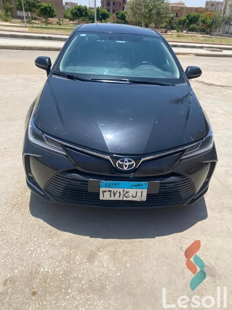 تويوتا كورولا اوتوماتك مستعملة أسود موديل 2021 - صورة 3