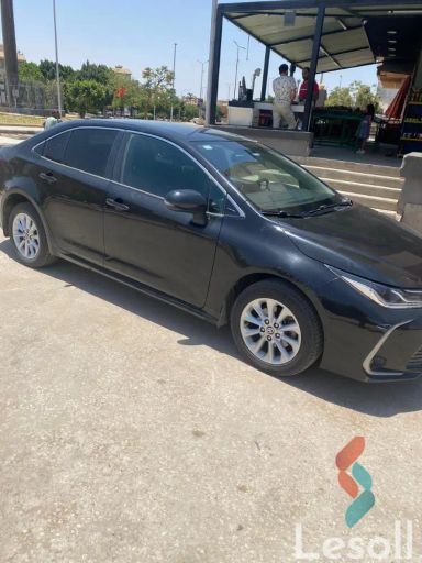 تويوتا كورولا اوتوماتك مستعملة أسود موديل 2021