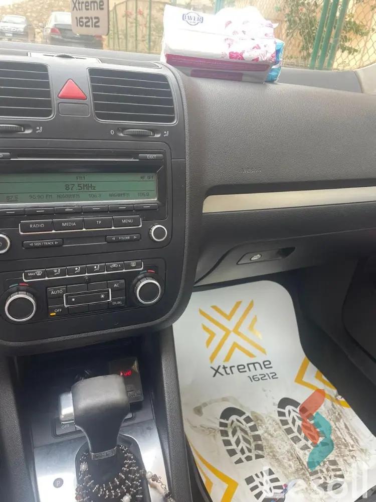 فولكس واجن جيتا اوتوماتك مستعملة رمادي داكن موديل 2011