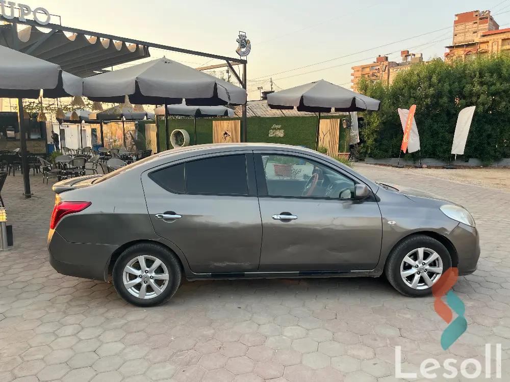 Nissan sunny automatic used dark gray model 2015 - All Images