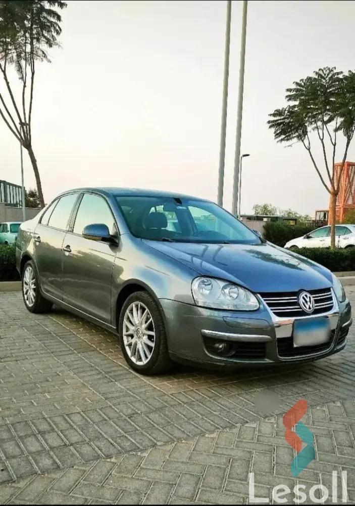 فولكس واجن جيتا اوتوماتك مستعملة رمادي داكن موديل 2010