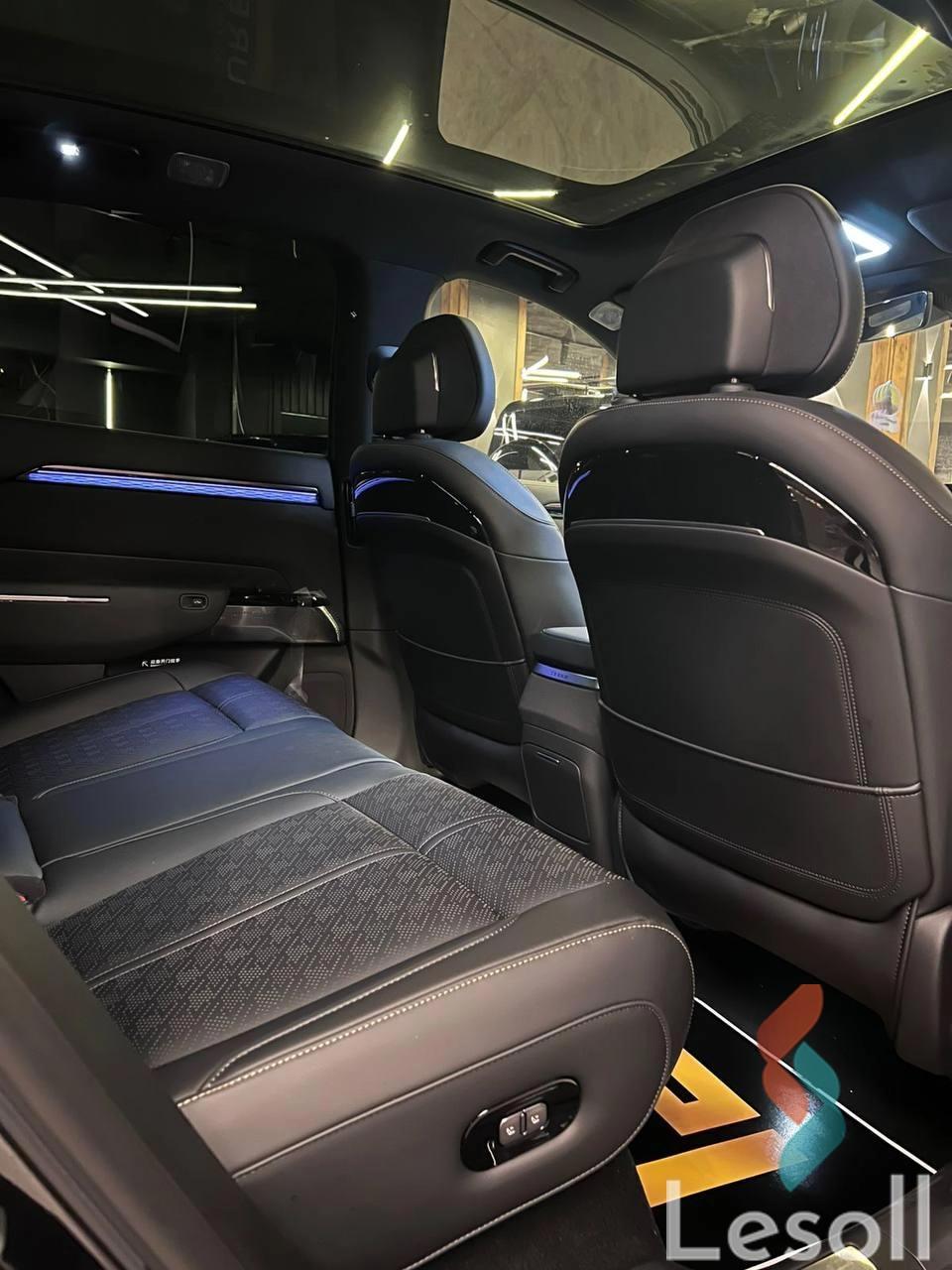 لاند روفر لاند روفر اوتوماتك جديدة أسود موديل 2025