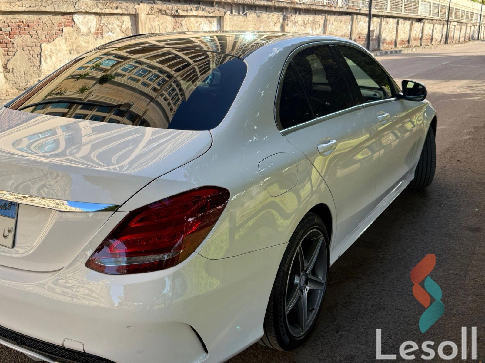 مرسيدس بنز ١٨٠ سي اوتوماتك مستعملة أبيض موديل 2015