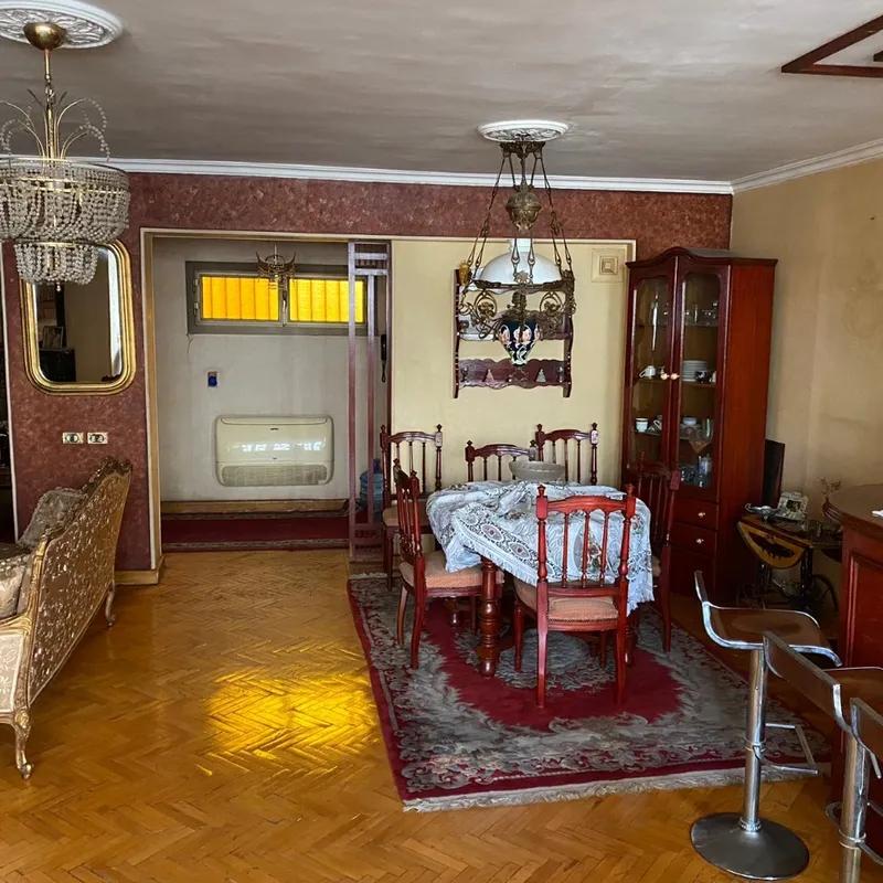 شقة للبيع بمساحة 270 متر و 4 غرف في الدقى الجيزة شقة للبيع بمساحة 270 متر و 4 غرف في الدقى الجيزة