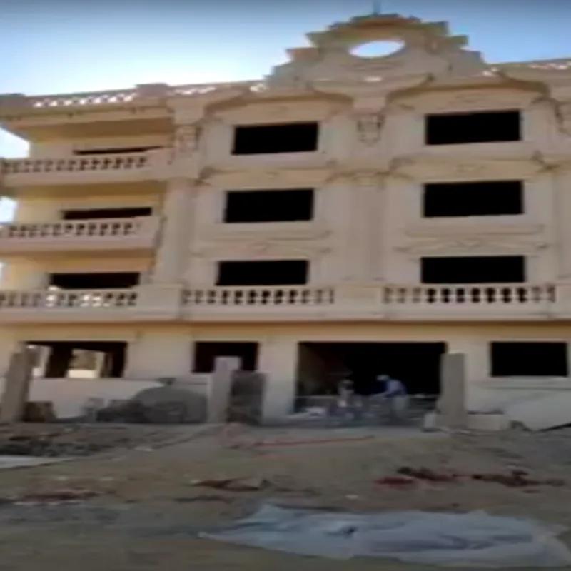 Apartment with garden for sale with an data.area 240 meters and 4 data.rooms in Giza Giza - All Images