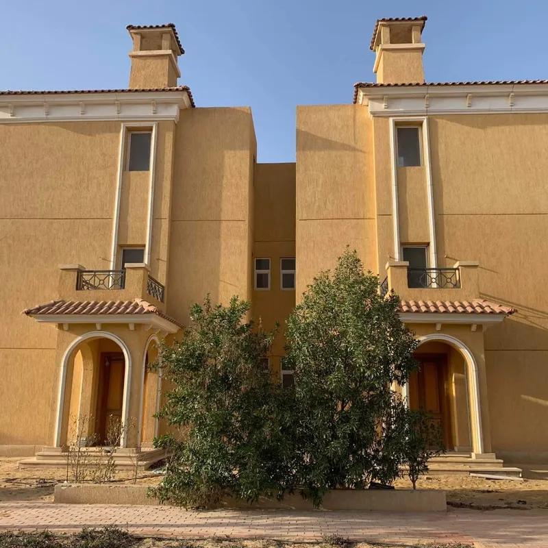 Villa for sale with an data.area 573 meters and 7 data.rooms in Giza Giza