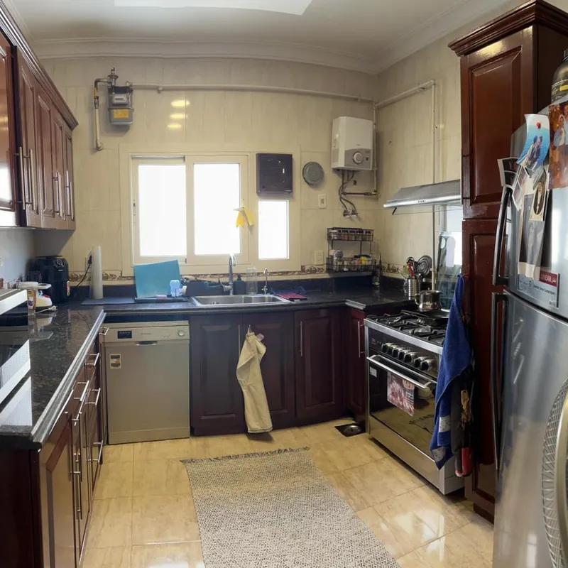 شقة للبيع بمساحة 215 متر و 4 غرف في التجمع الخامس القاهرة - صورة 3