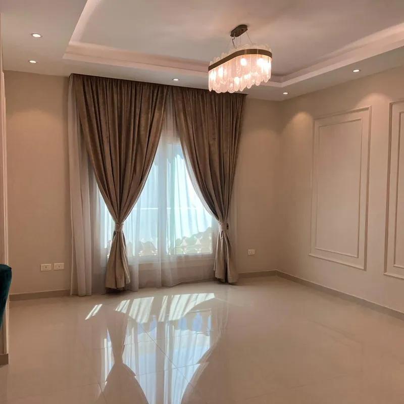 شقة للبيع بمساحة 215 متر و 4 غرف في التجمع الخامس القاهرة - كل الصور