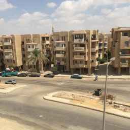 للبيع شقه بالشروق علي الطوب الاحمر مساحة 175 متر الدور الثالث