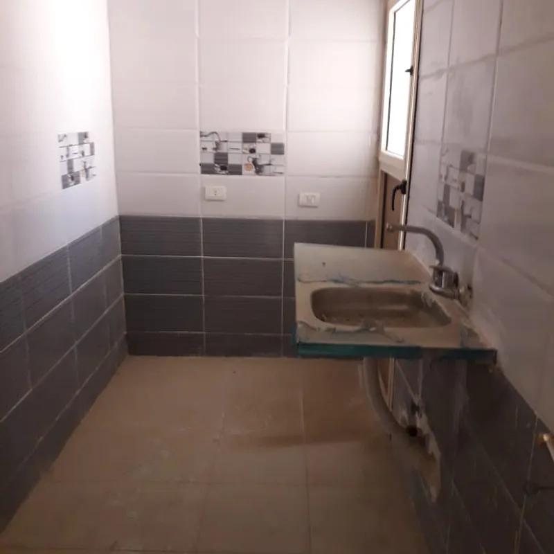 شقة للبيع بمساحة 90 متر و 3 غرف في القاهرة - صورة 4