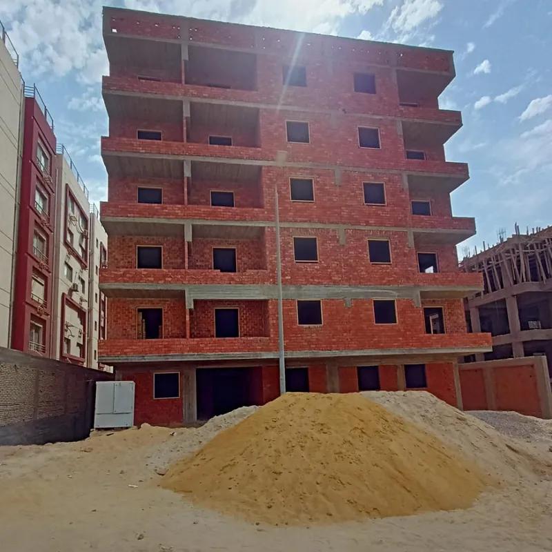 شقة للبيع بمساحة 200 متر و 4 غرف في القاهرة - كل الصور